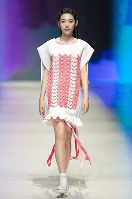 北京服裝學(xué)院,針織服裝設(shè)計(jì)全系列作品-服裝時(shí)裝秀場(chǎng)-服裝設(shè)計(jì)網(wǎng)